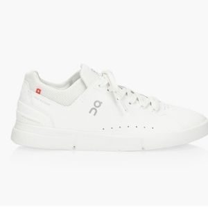 On Cloud Running The Roger Centre Court White size 8W women/ eur 39